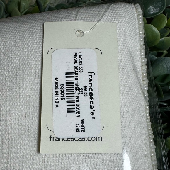 [[NWT]] Elegant Mrs. Pearl Beaded Clutch – White w/ Gold Chain - Francesca’s - Picture 5 of 5